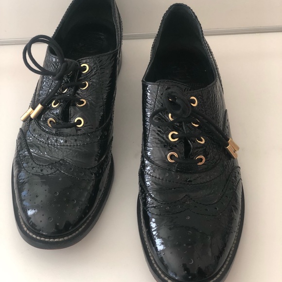 Tory Burch Lace Up Patent Leather Shoes - Picture 2 of 8